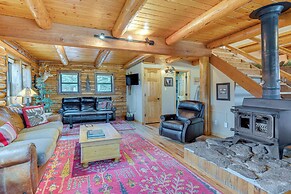 18 Mi to Royal Gorge: Peaceful Mtn Cabin w/ Porch!