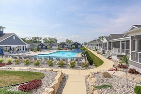 Steps to Lake Erie & Beach: Baypoint Resort Home!