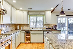 Walk Downtown: Remodeled Home in Murphys w/ Yard!