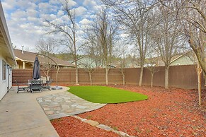 Walk Downtown: Remodeled Home in Murphys w/ Yard!