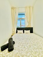 Stylish 4BR Apt Near Westbahnhof