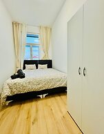 Stylish 4BR Apt Near Westbahnhof
