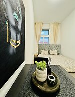 Stylish 4BR Apt Near Westbahnhof