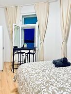 Stylish 4BR Apt Near Westbahnhof