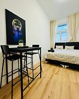 Stylish 4BR Apt Near Westbahnhof