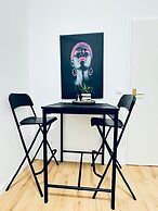 Stylish 4BR Apt Near Westbahnhof
