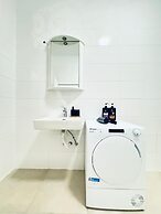 Stylish 4BR Apt Near Westbahnhof