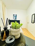 Stylish 4BR Apt Near Westbahnhof