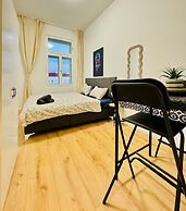 Stylish 4BR Apt Near Westbahnhof