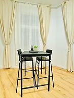 Stylish 4BR Apt Near Westbahnhof