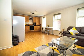 Modern Apartment - Quiet Location