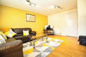 Modern Apartment - Quiet Location