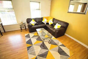 Modern Apartment - Quiet Location