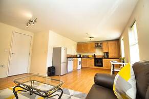 Modern Apartment - Quiet Location