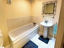 Modern Apartment - Quiet Location