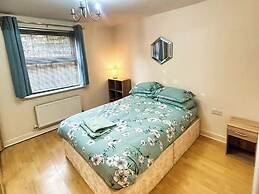 Modern Apartment - Quiet Location