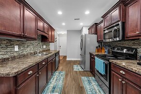 Charming 3br Home Near Beaches & Downtown 3 Bedroom Home