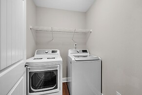 Charming 3br Home Near Beaches & Downtown 3 Bedroom Home