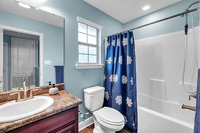 Charming 3br Home Near Beaches & Downtown 3 Bedroom Home