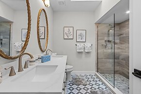 218 Oasis On Ohio: Stunning Pool Home W/ Dock Access! 3 Bedroom Home