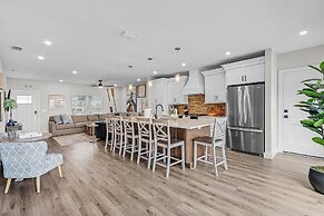 218 Oasis On Ohio: Stunning Pool Home W/ Dock Access! 3 Bedroom Home