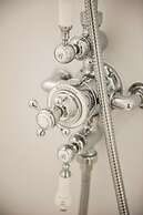 21 Montpellier Terrace