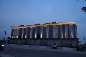 StayGuru The Canyon Inn