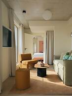 Edgar Suites - Église