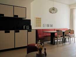 Edgar Suites - Église