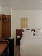 Edgar Suites - Église