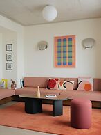 Edgar Suites - Église