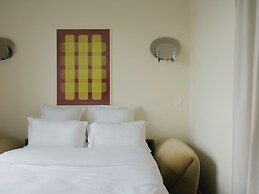 Edgar Suites - Église