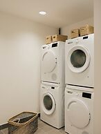 Edgar Suites - Église