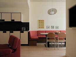 Edgar Suites - Église