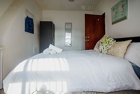 WoodHus Lodge Lovely Specious Room 5