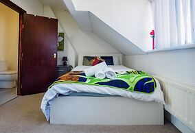 WoodHus Executive Double Room  6