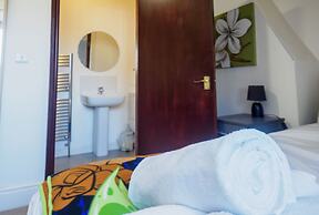 WoodHus Executive Double Room  6