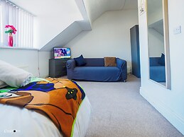 WoodHus Executive Double Room  6