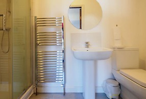 WoodHus Executive Double Room  6