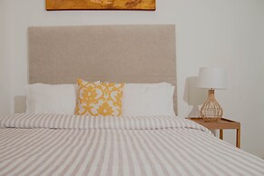 2BR APARTMENT IN THE WALLED CITY