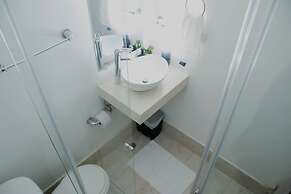 2BR APARTMENT IN THE WALLED CITY