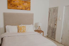 2BR APARTMENT IN THE WALLED CITY