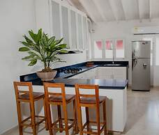 2BR APARTMENT IN THE WALLED CITY