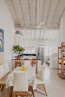 2BR APARTMENT IN THE WALLED CITY