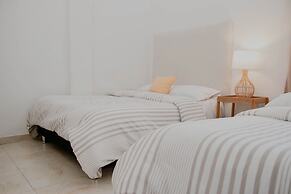 2BR APARTMENT IN THE WALLED CITY