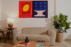 2BR APARTMENT IN THE WALLED CITY