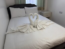 Charming 3B Home in East London