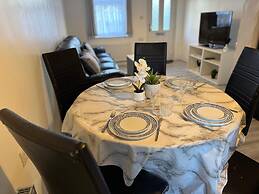 Charming 3B Home in East London