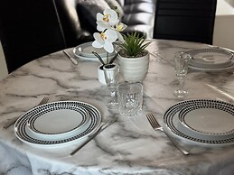 Charming 3B Home in East London