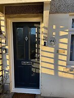 Charming 3B Home in East London